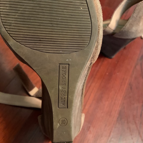Tan Audrey Brooke size 10 heels - Picture 5 of 5